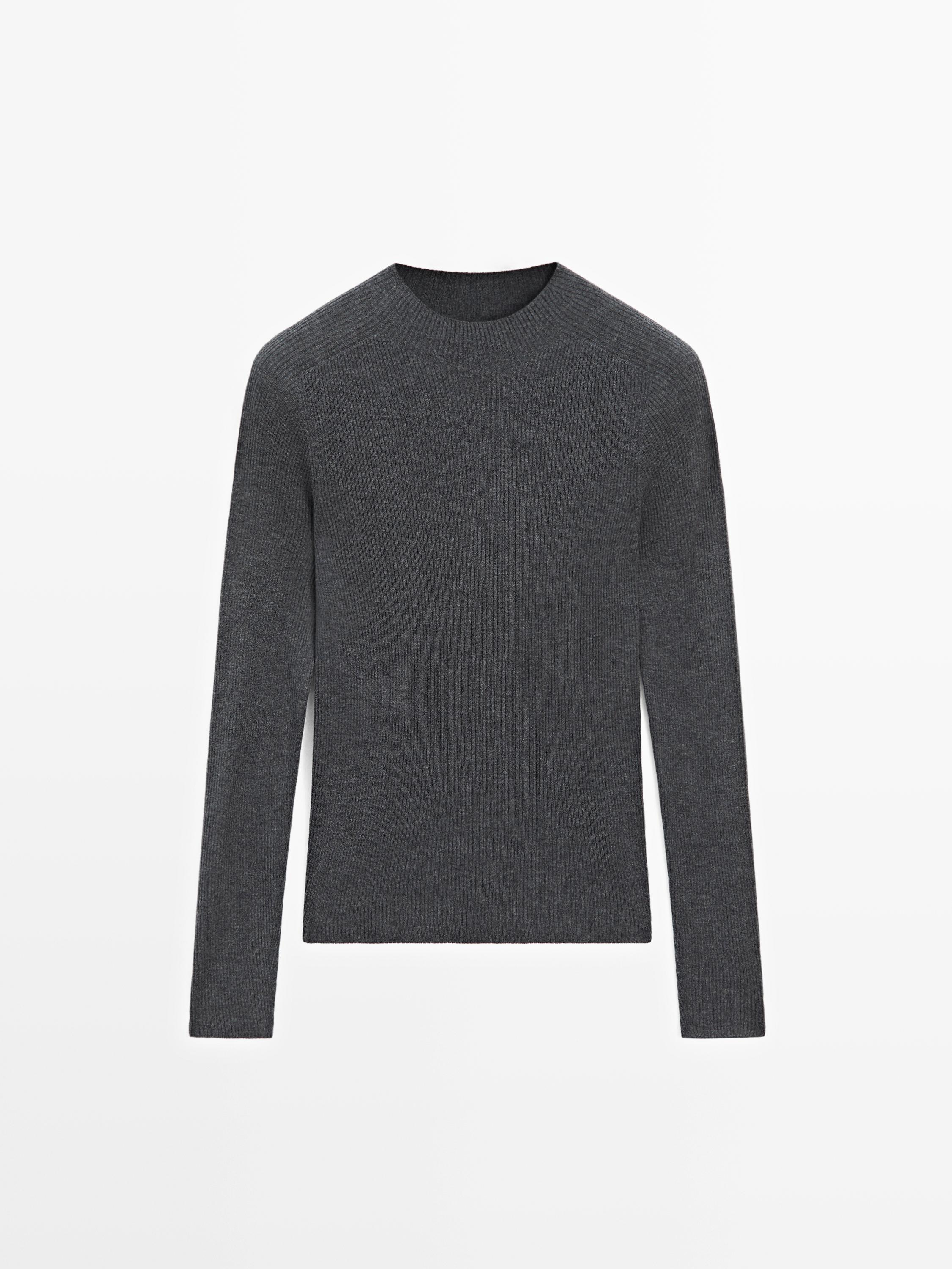 Ribbed knit mock turtleneck sweater